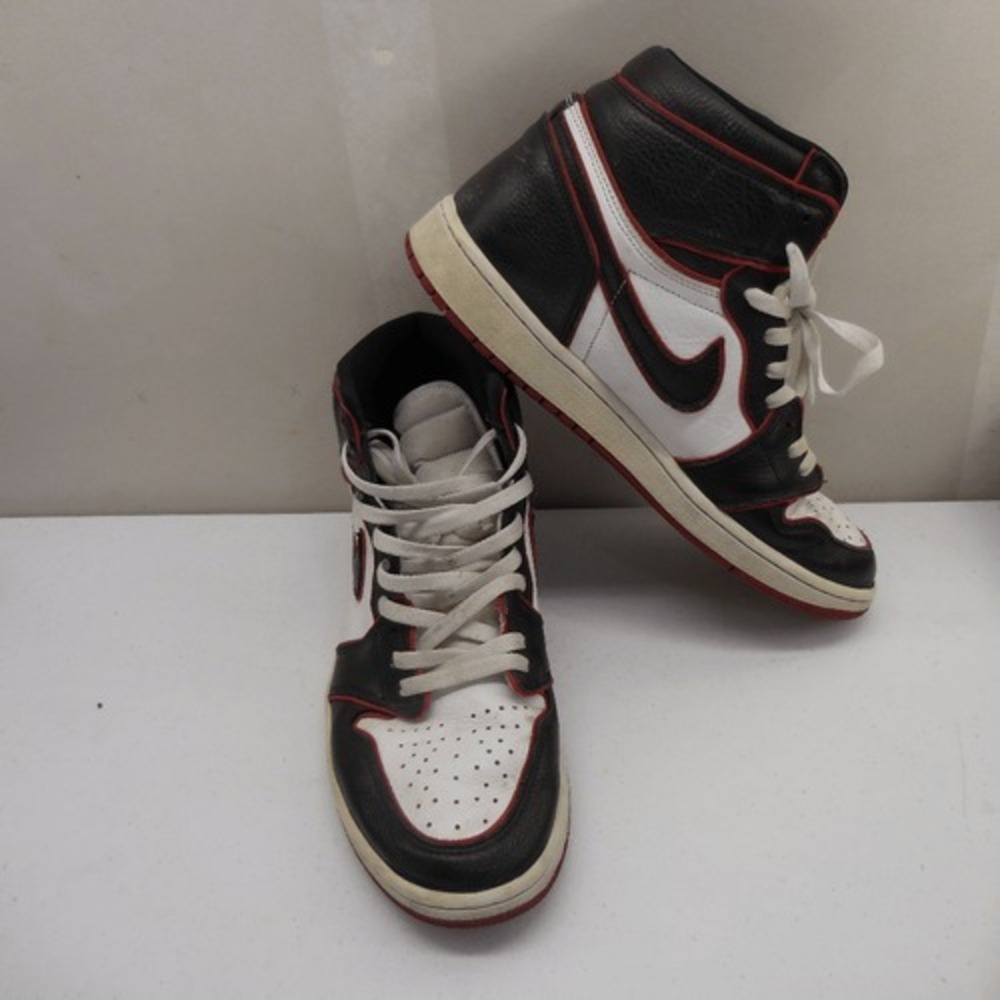 Size 12 - Jordan 1 Retro High OG Bloodline 2019 in good condition